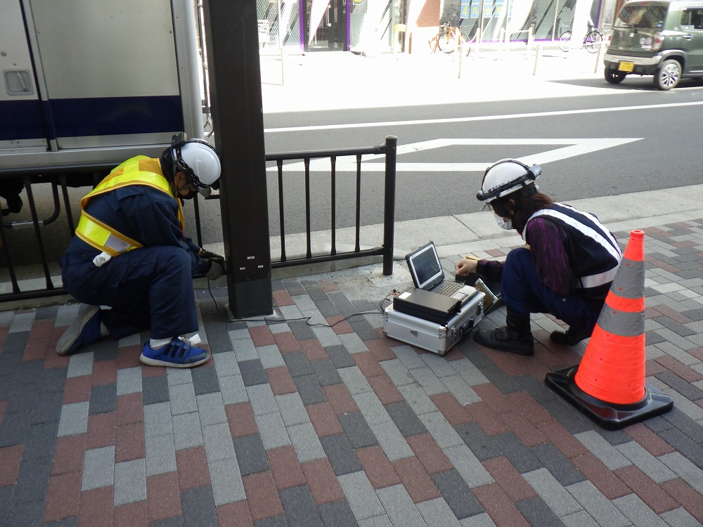 非破壊検査(支柱路面境界部調査システム)